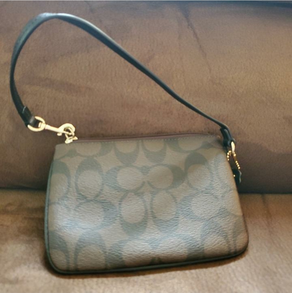 Coach wristlet - Picture 2 of 3